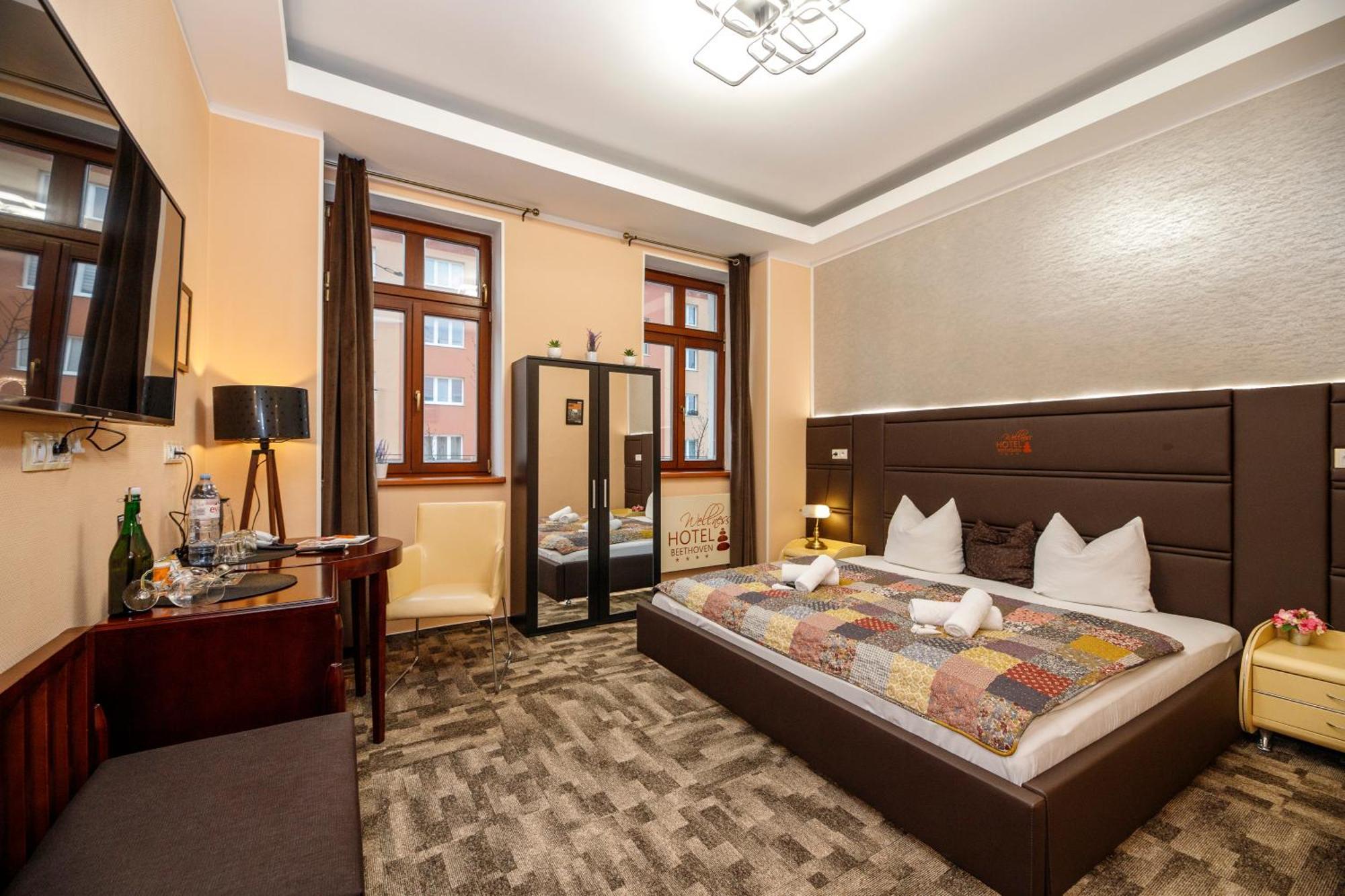 Wellness Hotel Beethoven Chomutov Exterior foto