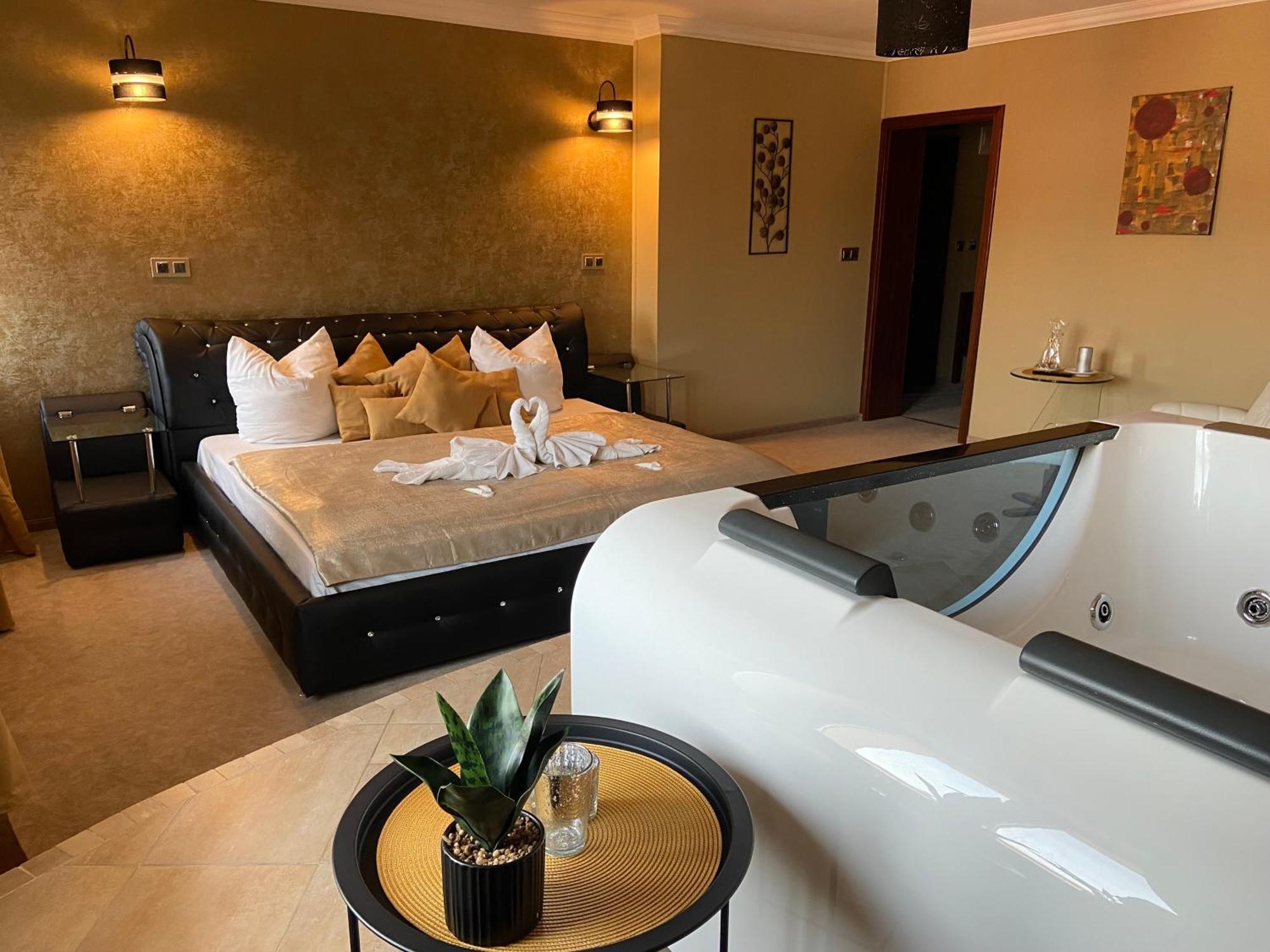 Wellness Hotel Beethoven Chomutov Exterior foto