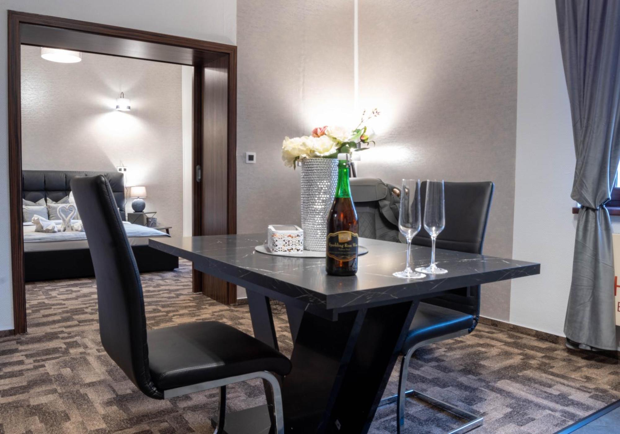 Wellness Hotel Beethoven Chomutov Exterior foto