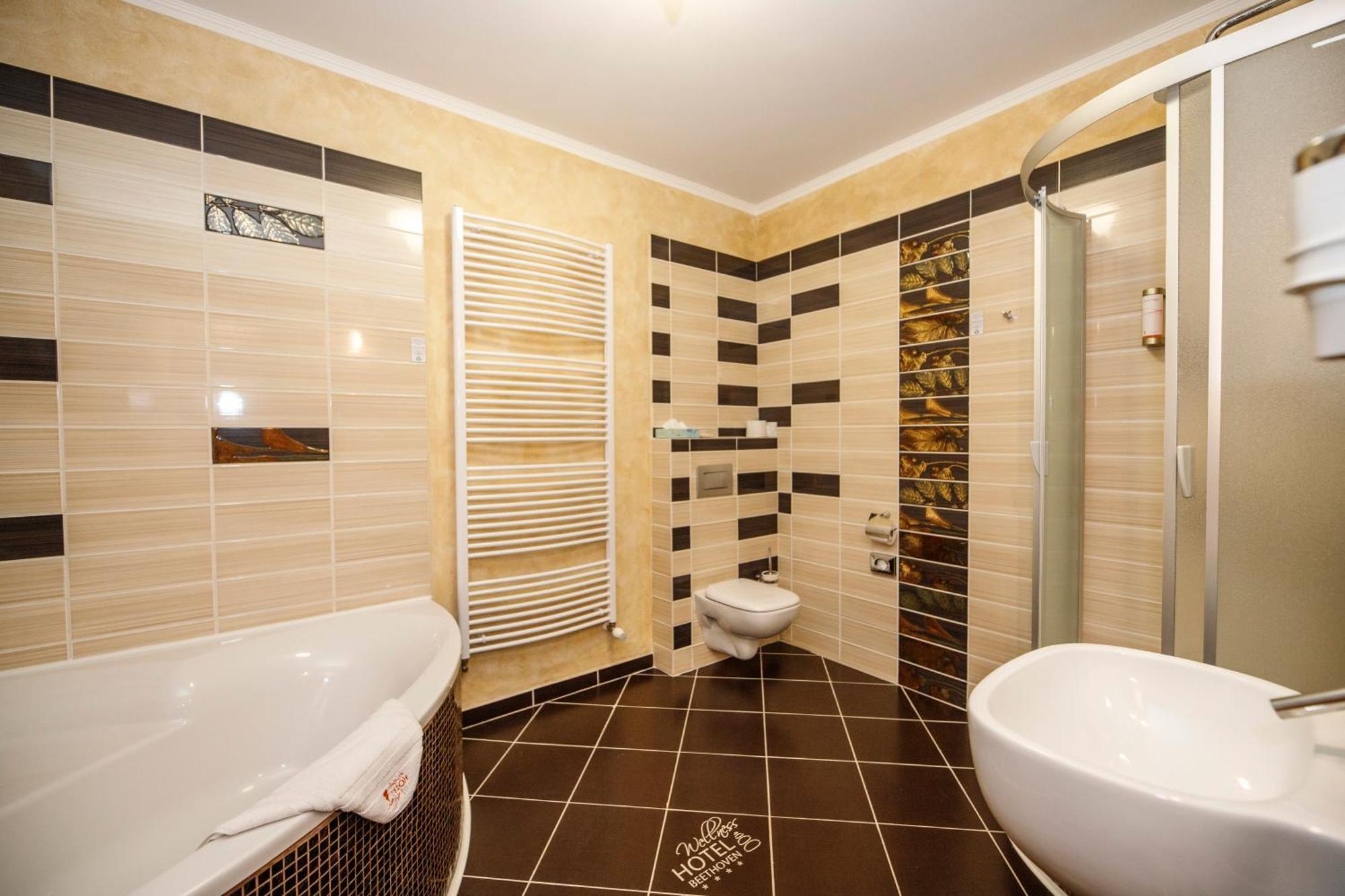 Wellness Hotel Beethoven Chomutov Exterior foto